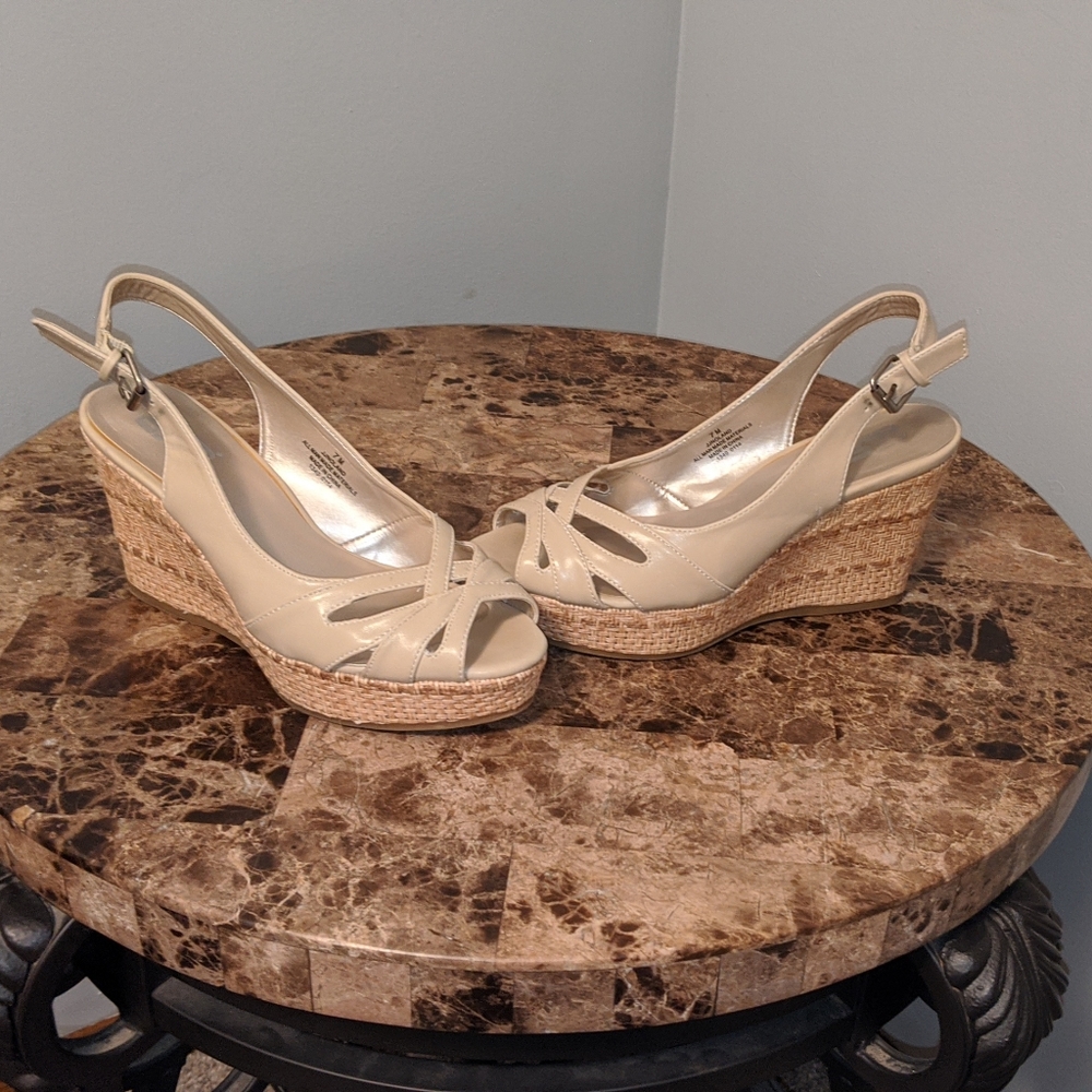 9 & Co. Taupe Open Toe Woven Mid Wedges